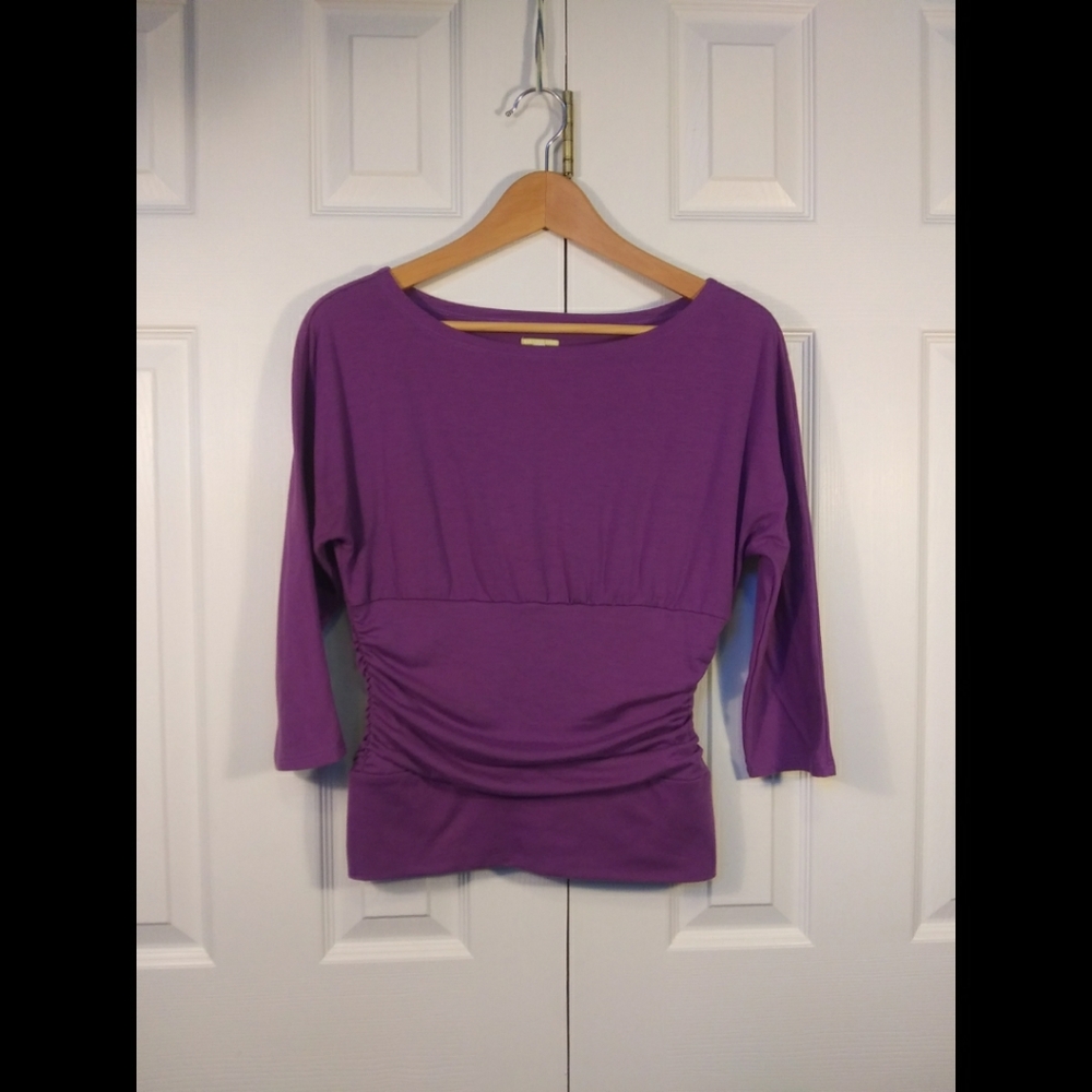 Long sleeve top with ruseing